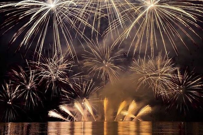 Private Fireworks NYE Sailing Catamaran Experience in Lisbon - Experience Details