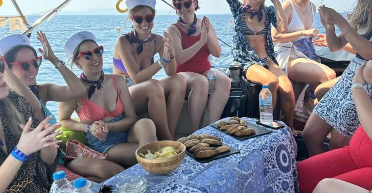 Private Foodies Delight: Greek Traditional Feast Onboard - Good To Know