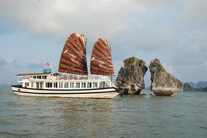 Private Full-Day Halong Bay Tour Including Cruise, Kayaking and Surprising Cave - Enjoy a Traditional Vietnamese Junk Cruise