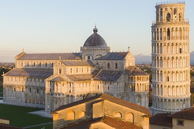 PRIVATE Full-Day Pisa and Lucca GUIDED Tour From Florence - Expert Guide Commentary