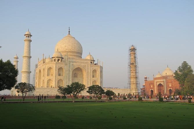 Private Full-Day Taj Mahal Tour from Delhi with Entrance & Lunch - Good To Know