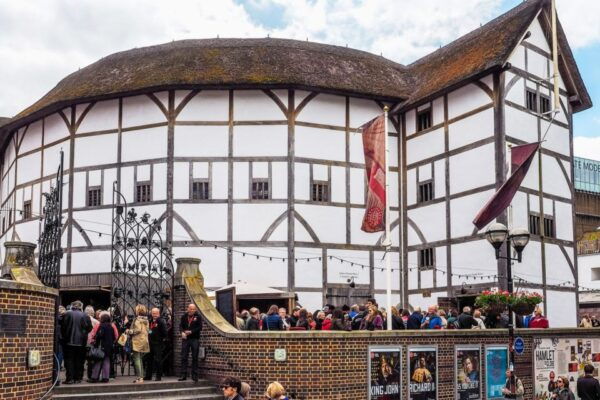 Private Full Day Tour – Fast Track Tower of London and Lunch - Thames River Crossing