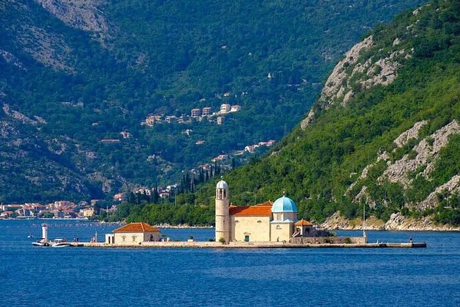 Private Full Day Tour: Kotor and Perast From Dubrovnik - Location and Transportation