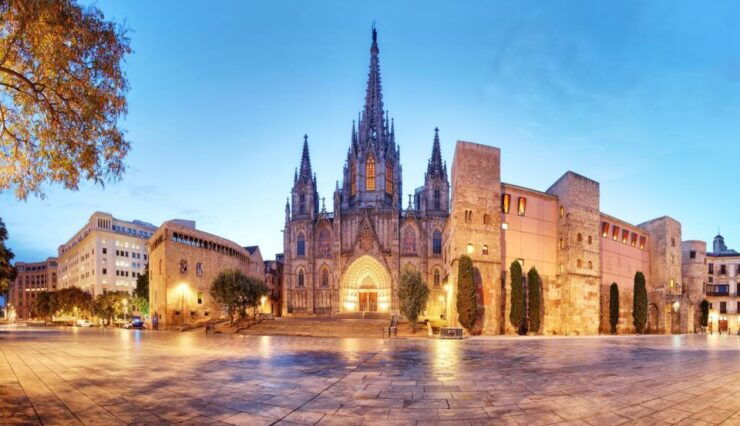 Private Full Day Tour Of Barcelona's Highlights - Tour Duration and Inclusions