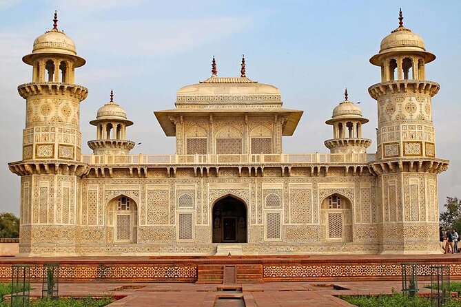 Private Full-Day Tour of Taj Mahal by Car From Delhi With Pickup - Inclusions and Exclusions