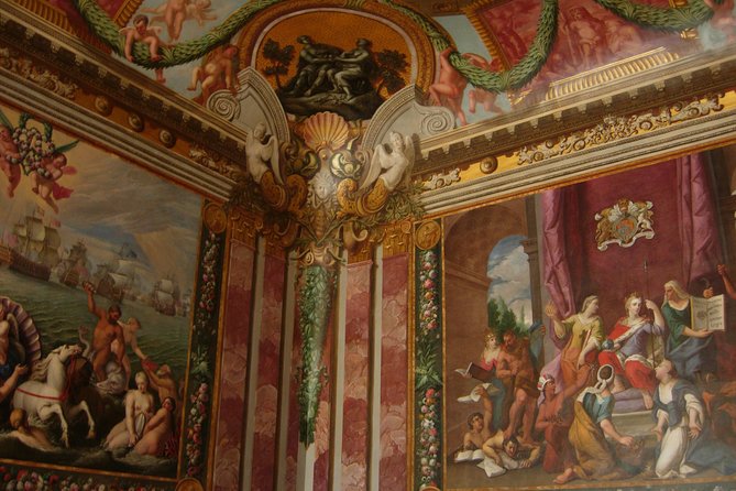 Private Full Day Tour of Windsor Castle and Hampton Court Palace From London - Windsor Castle