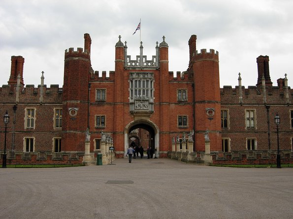 Private Full Day Tour of Windsor Castle and Hampton Court Palace From London - The Sum Up