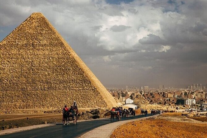 Private Full Day Tour to Giza Pyramids With Pickup and Lunch - Meeting and Pickup Details