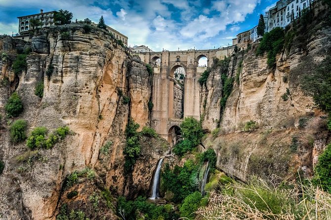 Private Full Day Tour to Ronda From Seville With Hotel Pick up and Drop off - Meeting and Pickup