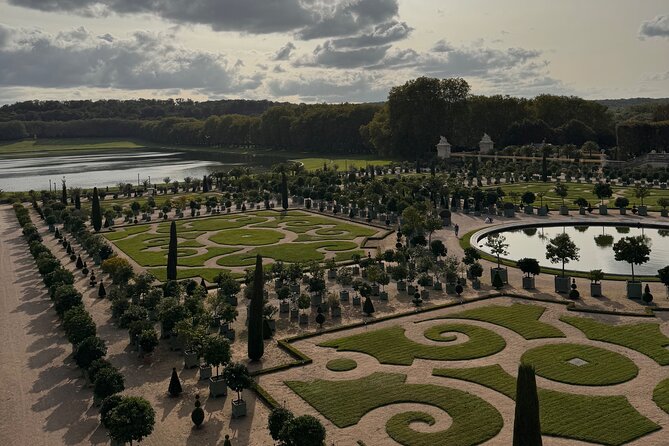Private Full Day Tour to Versailles and Giverny From Paris With Hotel Pick up - Exploring Versailles: The Royal Estate