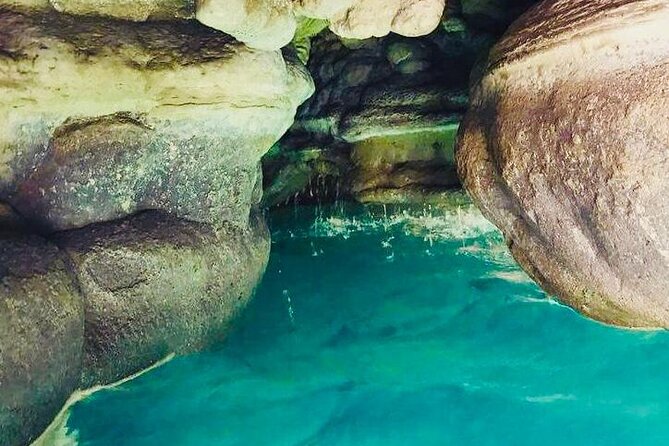 Private Full-Day Wadi Shab and Bimmah Sinkhole Tour - The Sum Up