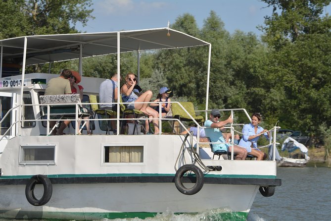 PRIVATE FULL Day(9 Hours) Classic Boat - Meeting Point and End Point