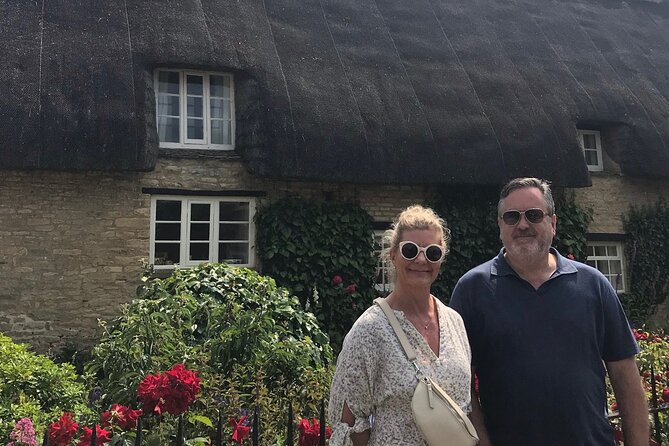 Private Full Day Guided Downton Abbey Tour With Professional Guide - Accessibility and Group Size