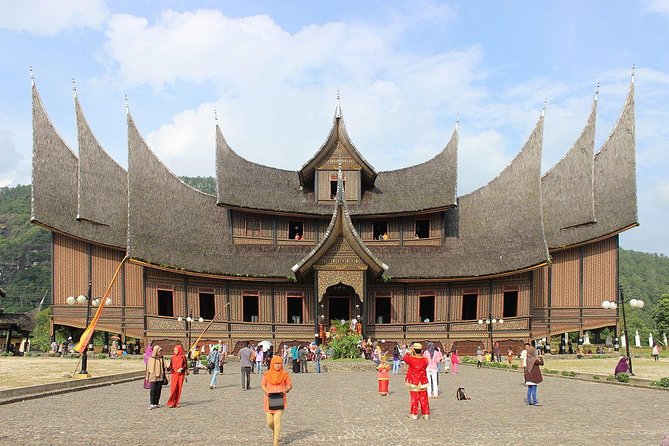 Private Full Day Jakarta Wonderfull Tour With Lunch & Souvenir - Tour Guides