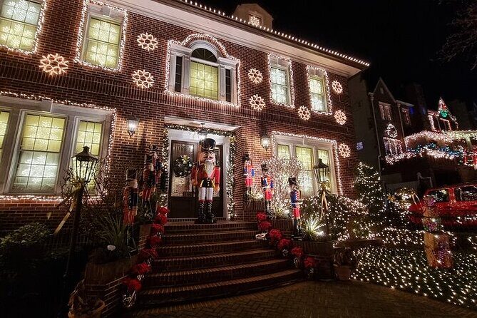 Private Fully Guided Dyker Heights Christmas Lights Tour - Exploring the Tour Itinerary in Detail