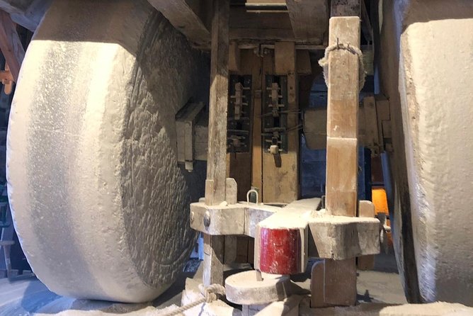 Private Giethoorn & Zaanse Schans Windmills Sightseeing Tour From Amsterdam - Price and Operator Information