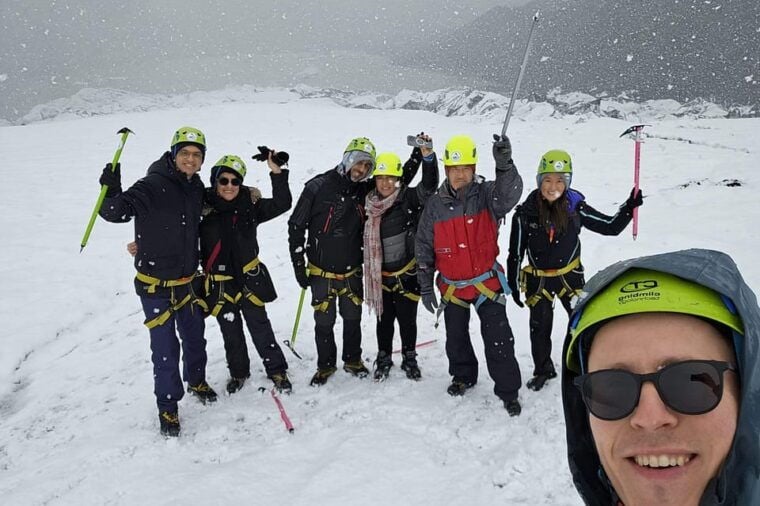 Private Glacier Hike Experience on Sóló - Meet on location - Who Is This Glacier Hike Best For?