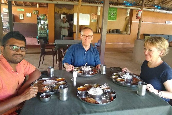 Private Goa tour of ancient rock art, laterite cave and bubble lake with lunch - FAQ