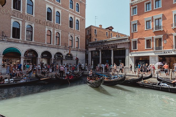 Private Gondola Ride in Venice Bacino Orseolo Rialto - Meeting and End Point