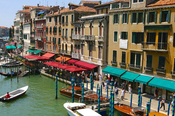 Private Gondola With Serenade for a Romantic Night in Venice - Start Time