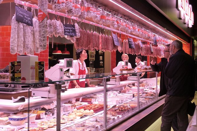 Private Gourmet Walking Tour of Lyon and Les Halles Paul Bocuse Covered Market - Common Questions