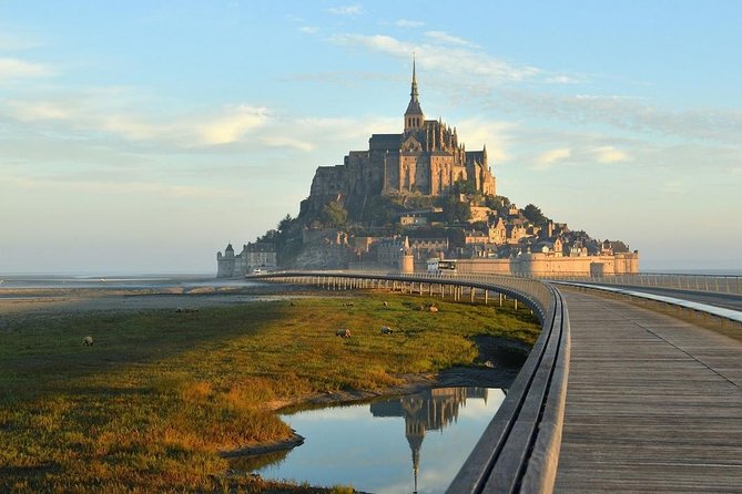 Private Group Transportation From Bayeux to Mont Saint-Michel - Luxury Van Shuttle Service