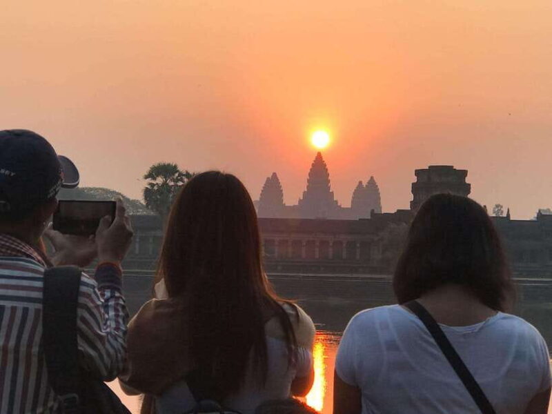 Private Guide: 1-Day Tour to Angkor Wat - Who Is This Tour Best Suited For?