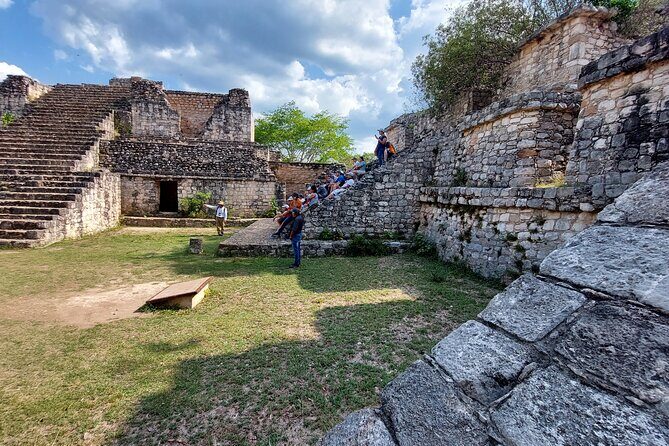 Private guide service in the archaeological zone of Ek Balam - FAQ