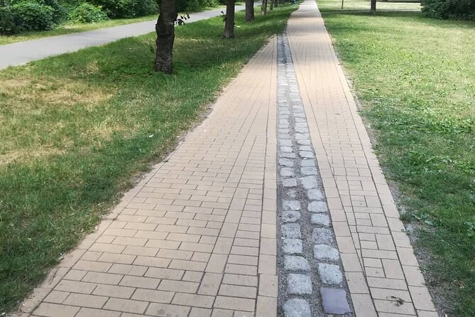 Private Guide up to 12 P -Rickshaw 3 E-Bikes 5 Bikes 2 E-Scooter - Accessibility Considerations