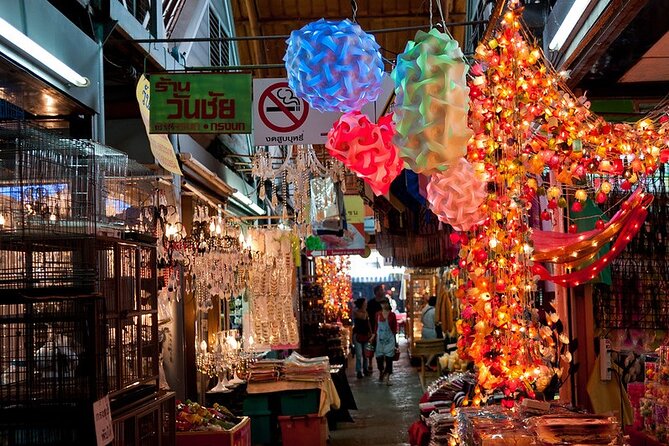 Private Guided Chatuchak Weekend Market Shopping Tour With Lunch - Benefits of a Private Guided Shopping Tour