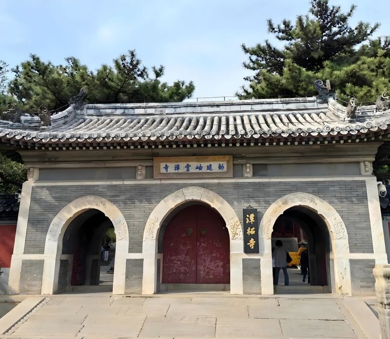 Private Guided Day Tour in Beijing: Tanzhe Temple & Marco Polo Bridge - Lunch and the journey to Lugou Bridge