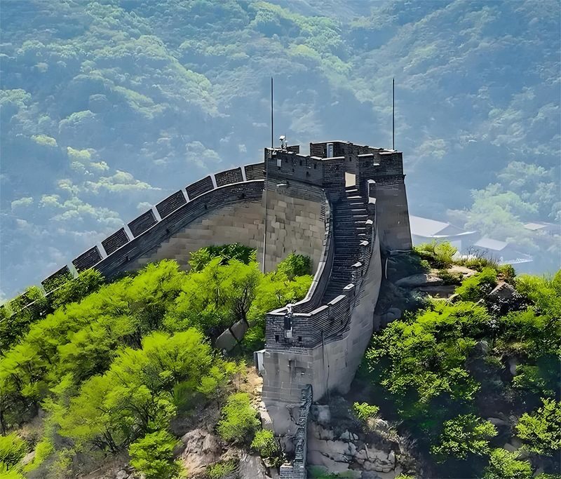 Private Guided Day Tour of Beijing Zoo + Panda House + Badaling Great Wall - Badaling: a famous wall with a demanding climb