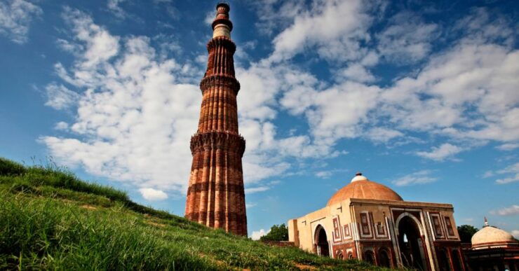 Private Guided Day Trip of Old & New Delhi by AC Car - Experience Highlights