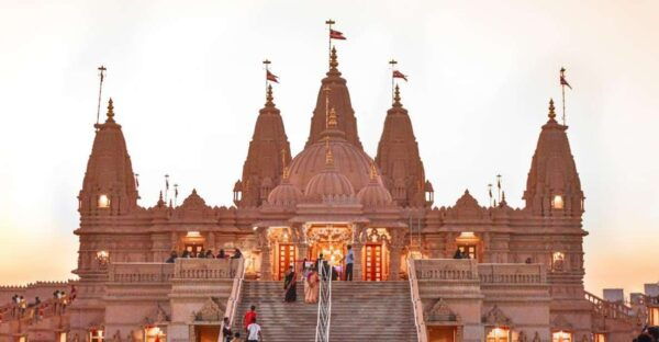 Private Guided Day Trip of Old & New Delhi by Car - The Sum Up