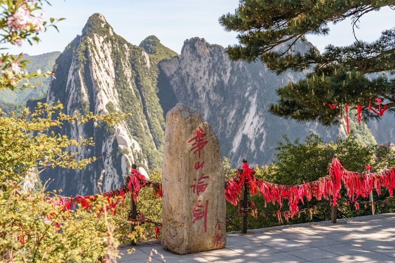 Private guided day trip to Mount Hua from Xian (guided climb of Mount Hua) - Choosing the Right Route for Your Legs