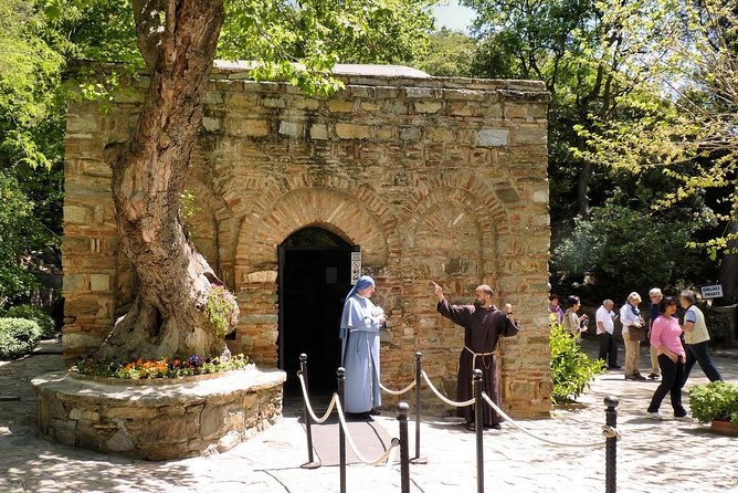 Private Guided Ephesus Tour From Kusadasi - Minimum Traveler Requirement Information