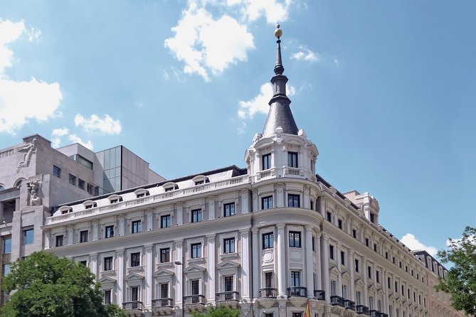 Private Guided Half Day City Tour in Madrid With Public Transportation - The Sum Up