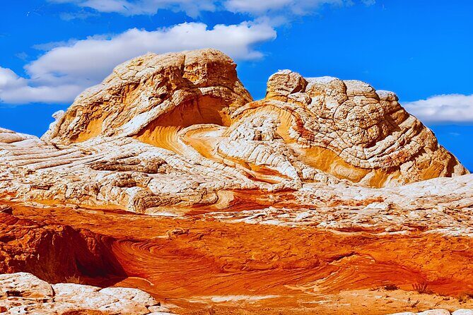 Private Guided Hike through White Pocket Off Road Activity - Exploring the White Pocket Private Guided Hike: An Authentic Southwest Adventure