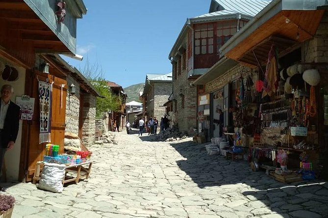 Private Guided Lahij Tour - Transportation Details