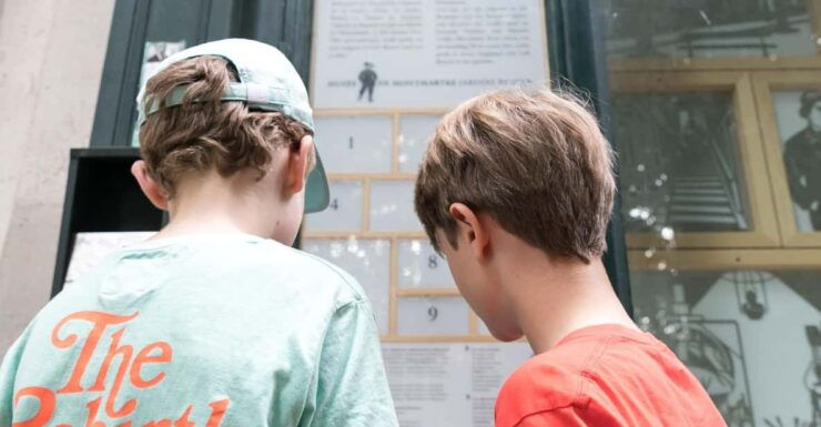 Private Guided Scavenger Hunt Tour Montmartre, Paris - Tour Overview