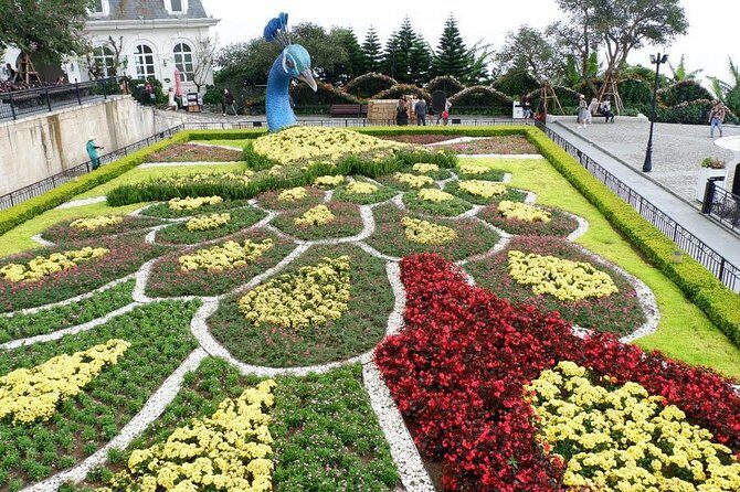 Private guided Sunworld Ba Na Hills & Golden Hands Bridge - FAQs