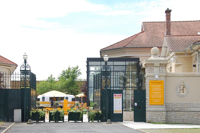 Private Guided Tour in Champagne From Paris, Veuve Clicquot Visit - Good To Know