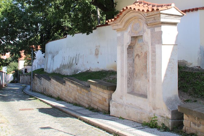 Private Guided Tour in the Little Side District of Prague - Meeting Point and End Point