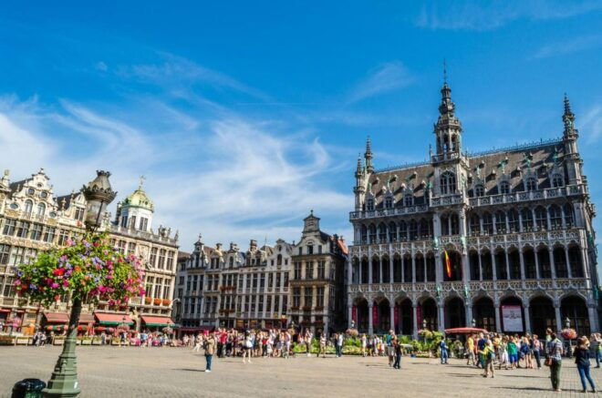 Private Guided Tour of Bruges' Iconic Sites & Chocolate - Bruges Heritage and Charm