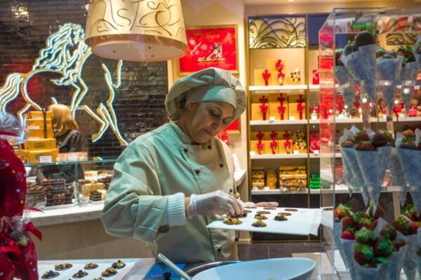 Private Guided Tour of Bruges' Iconic Sites & Chocolate - The Sum Up