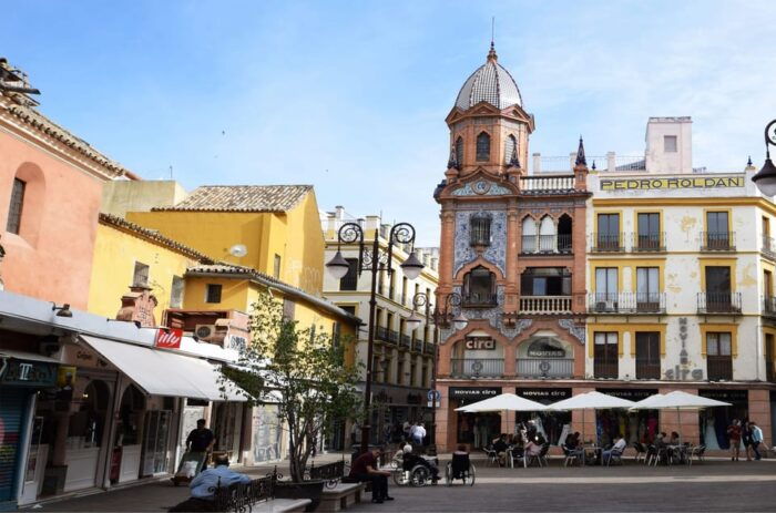 Private Guided Tour of Complete Seville and Jewish Quarter - Discovering Sevilles Vibrant Culinary and Artistic Heritage