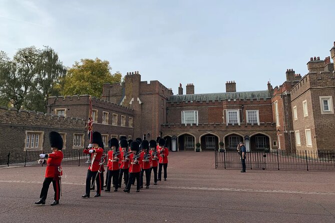 Private Guided Tour of London Landmarks - English or Italian - Meeting and Pickup