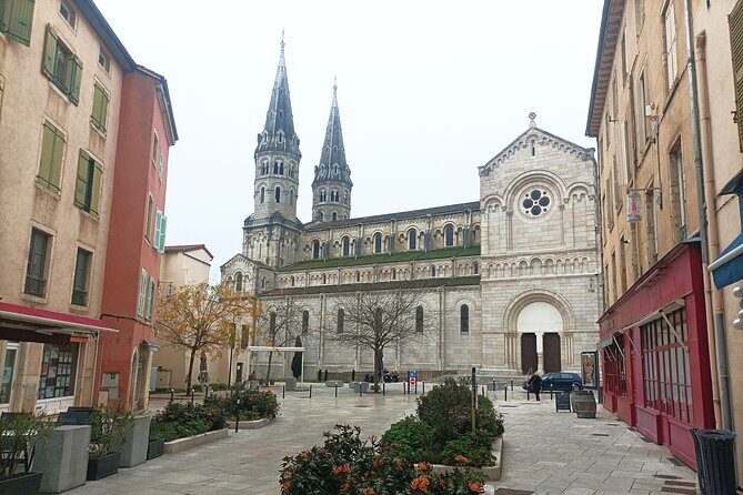 Private guided tour of Macon with your professional guide! - Discovering Macon: A Practical Breakdown