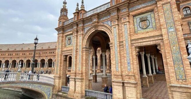 Private Guided Tour of Seville From Faro - Experience Highlights