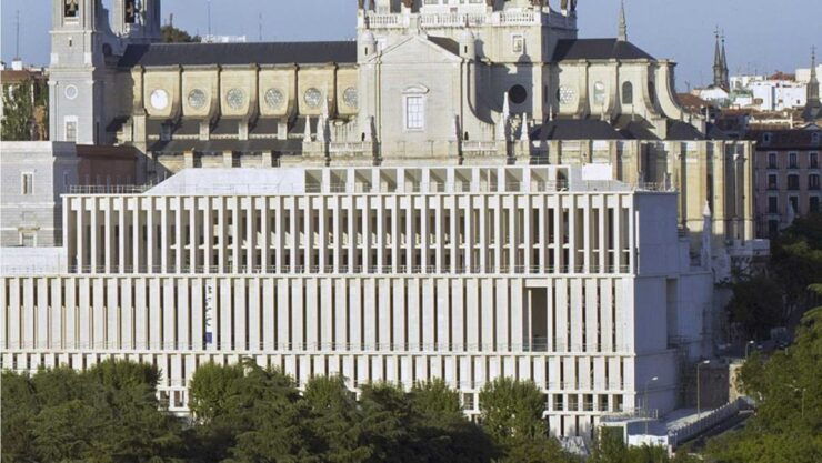 Private Guided Tour Royal Palace & Royal Collections Gallery - Skip-the-Line Access and Live Guide